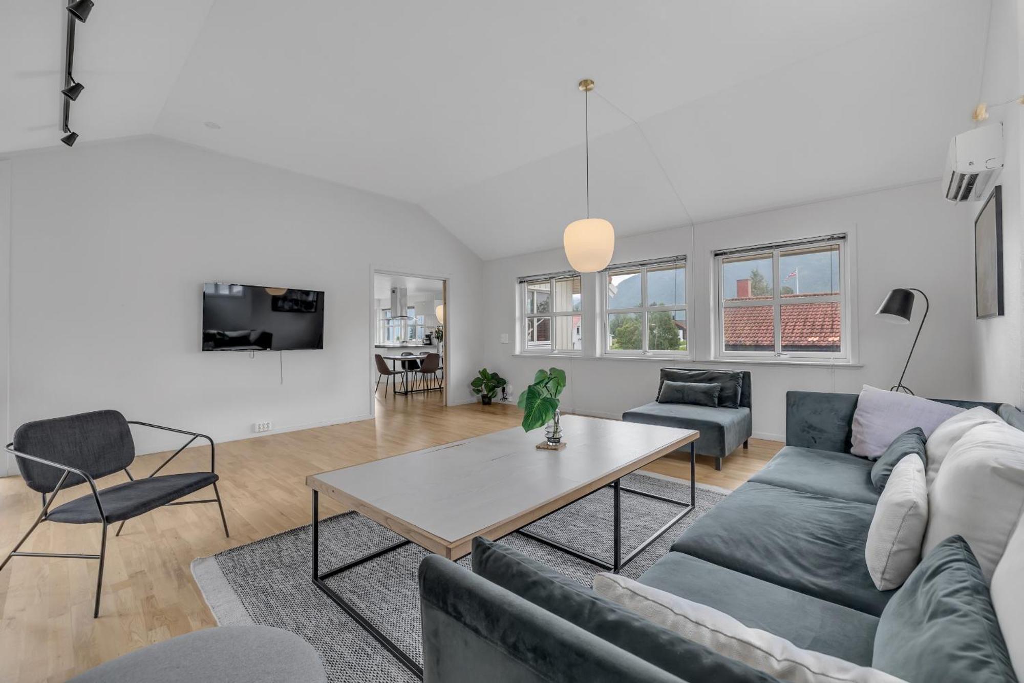 Central Large Modern House With A View Tromsø Exterior foto